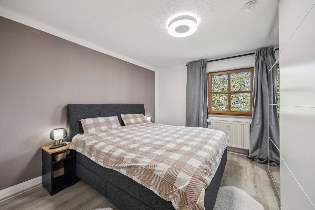 Schlafzimmer 1