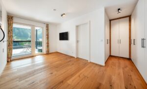 Arbeits- / Schlafzimmer 2